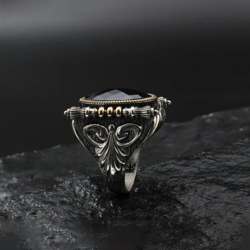 3 Siyah Taşlı Gravürlü Gümüş Yüzük