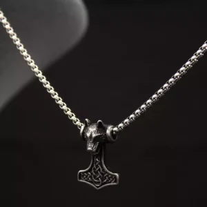 kurt 3-min Savaş Baltası Kurt Çelik Kolye