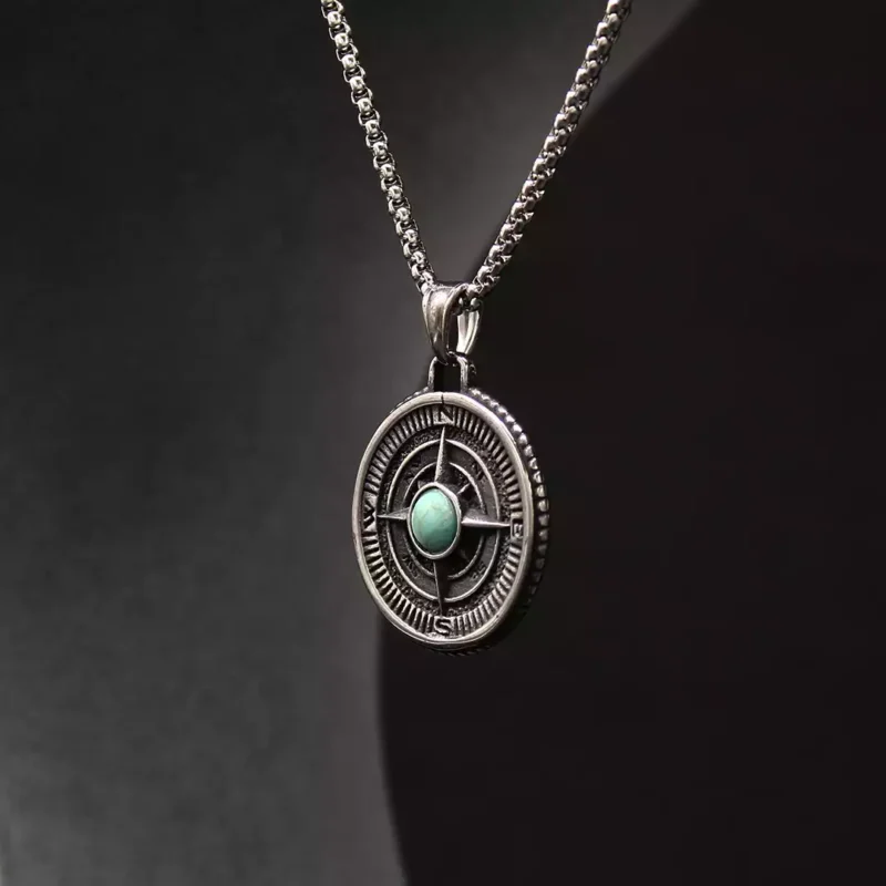 pusula taşlı 3-min Taşlı Pusula Çelik Madalyon Kolye